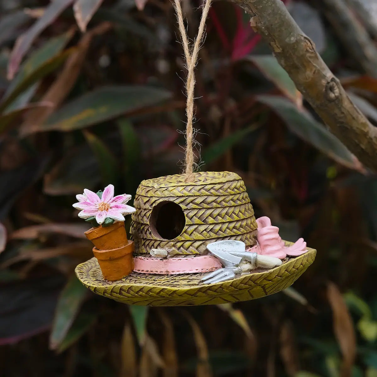 Hand-Painted Resin garden hat birdhouse 