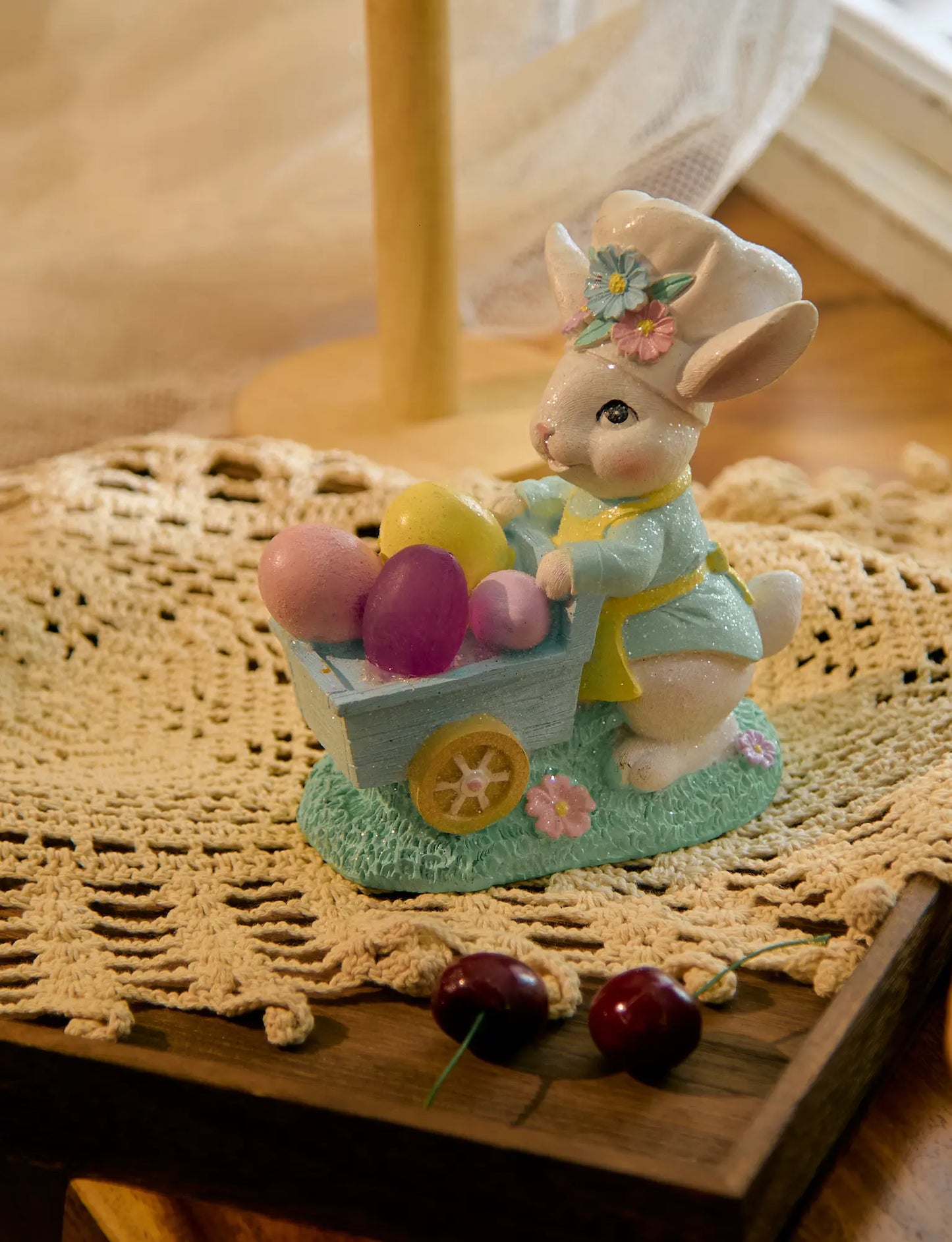 Easter Bunny Figurine with Egg Cart – Hand-Painted Glitter Resin Rabbit Pushing Pastel Easter Egg Wagon – Spring Tabletop Ornament, Easter Decoration & Whimsical Holiday Gift