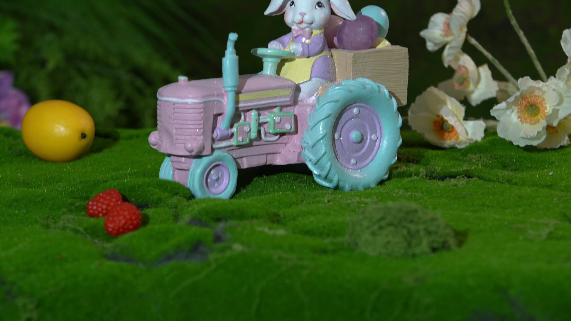 Video of Zayton hand-painted glitter resin Easter bunny figurine