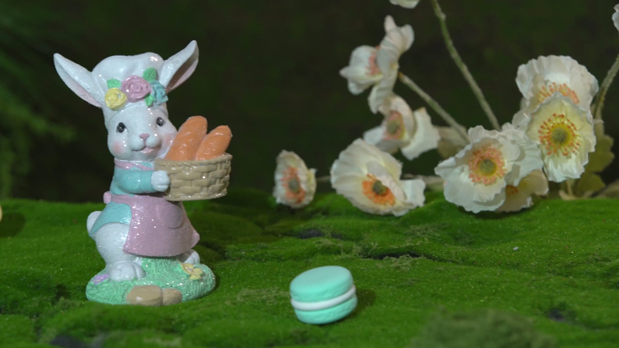 Video of Zayton Hand-painted Easter bunny figurine