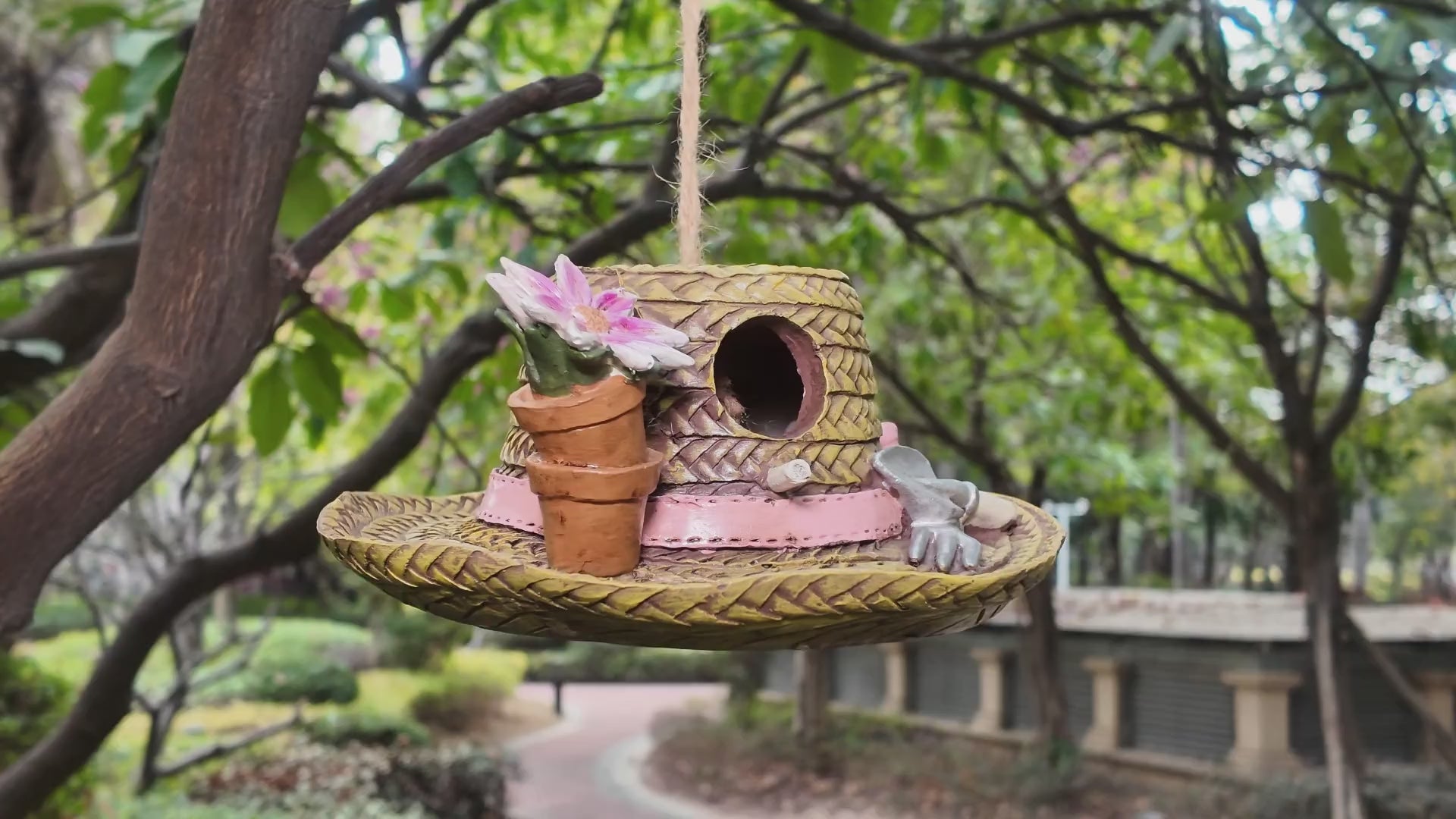 Video of Zayton garden straw hat birdhouse hanging outdoor decor