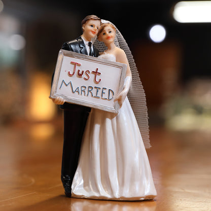 Cake Topper Bride and groom Couple Ceramic Resin Statue Home Decoration Living Room Art Crafts Sculpture Wedding Gift