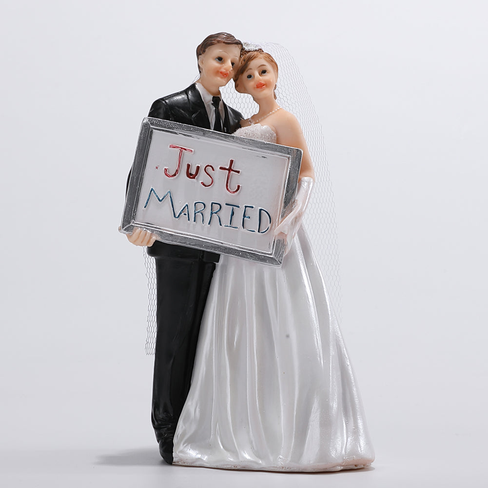 Cake Topper Bride and groom Couple Ceramic Resin Statue Home Decoration Living Room Art Crafts Sculpture Wedding Gift