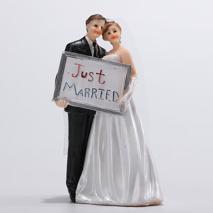 Cake Topper Bride and groom Couple Ceramic Resin Statue Home Decoration Living Room Art Crafts Sculpture Wedding Gift